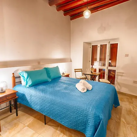 Penelope's Mansion Country house *