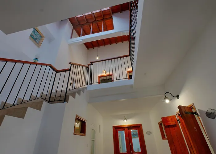 Penelope's Mansion * Omodos